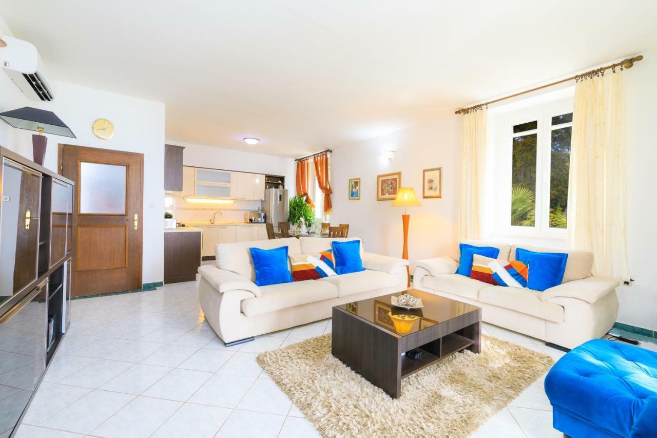 Holiday Home Obrov Kaštela Extérieur photo